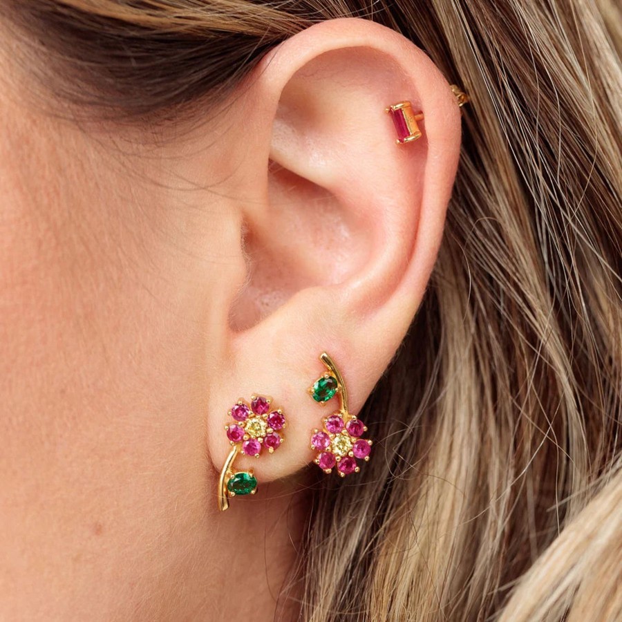 Scream Pretty Mismatched Flower Stud Earrings Hot